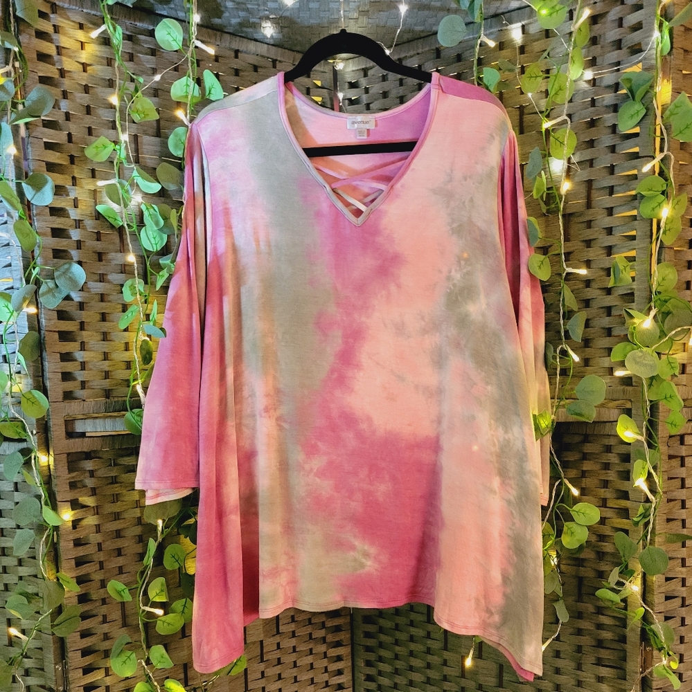 Avenue 3/4 sleeve multi-colored v-neck  30/32